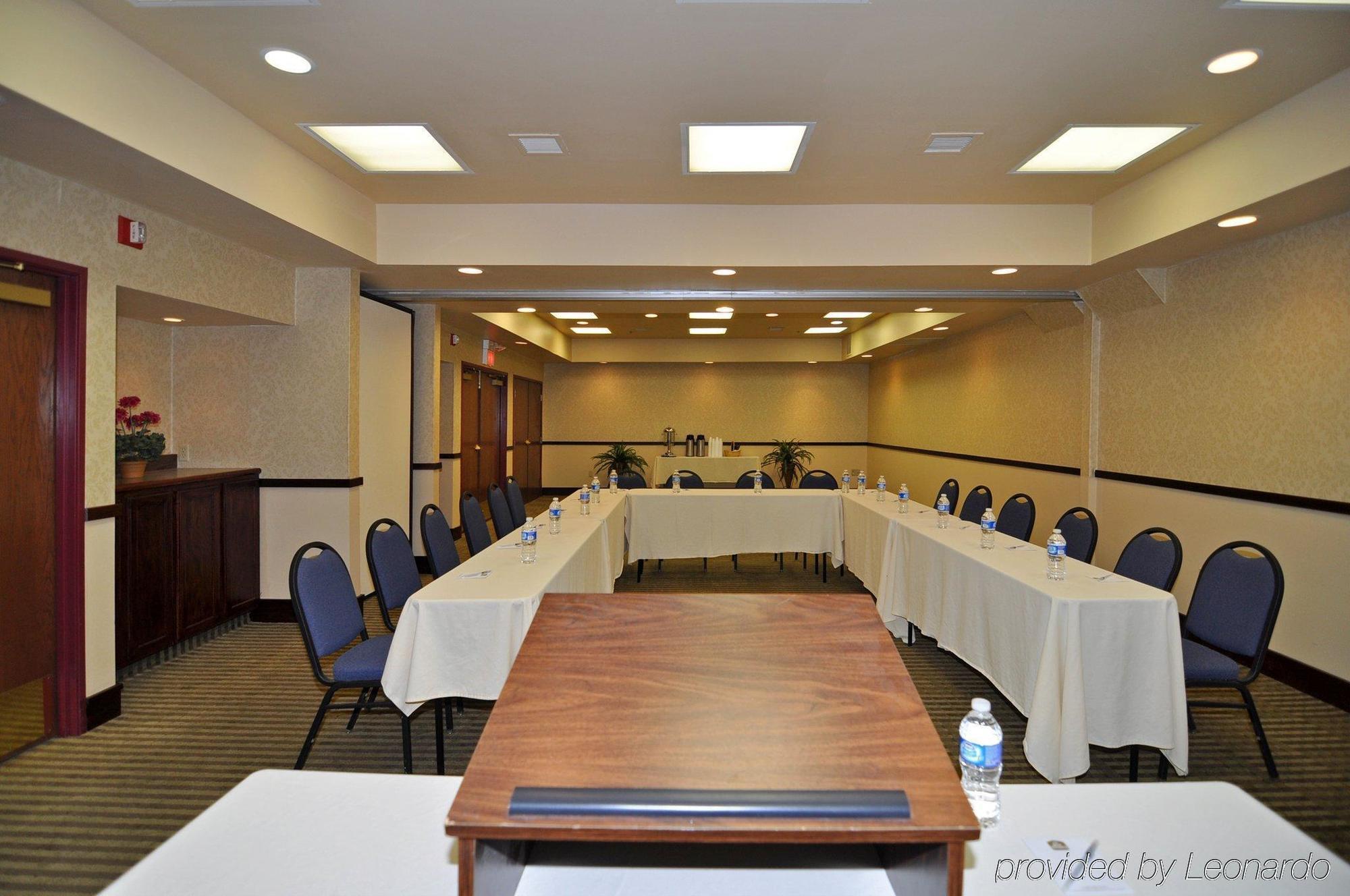 Norwood Inn And Suites Chaska Business bilde
