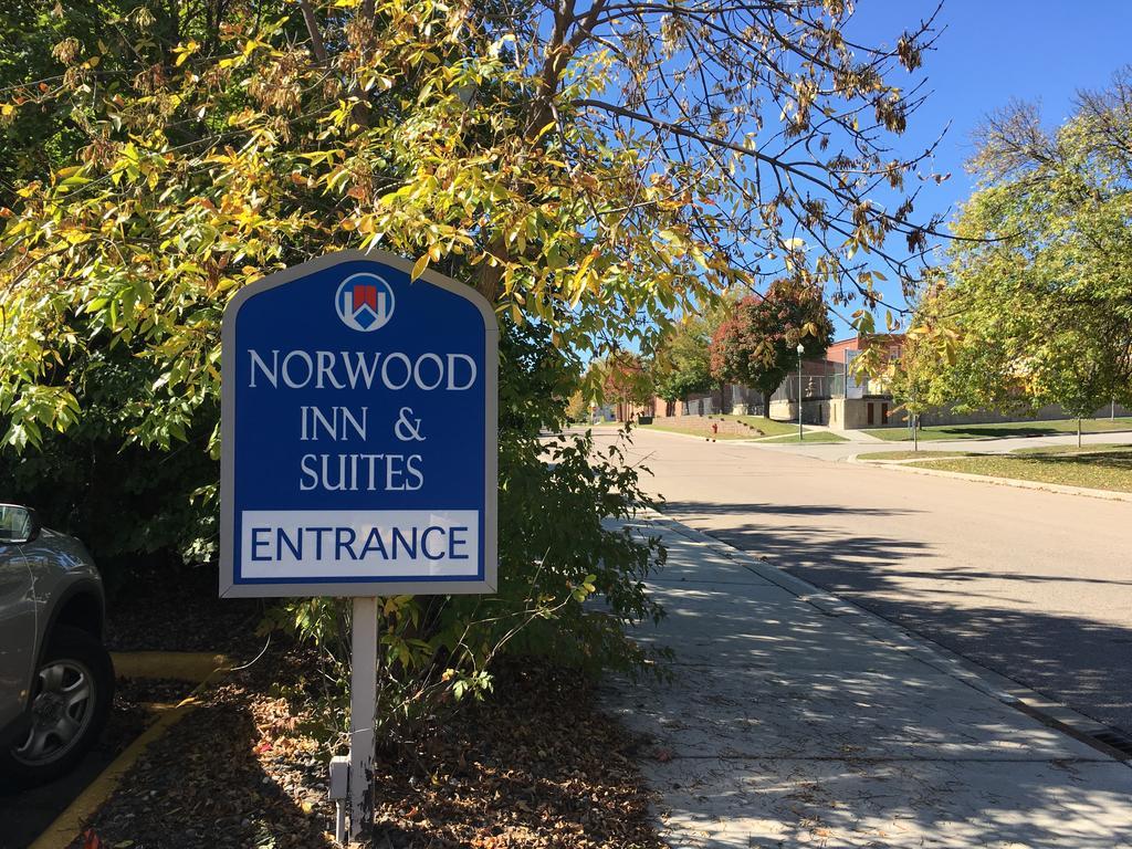 Norwood Inn And Suites Chaska Eksteriør bilde