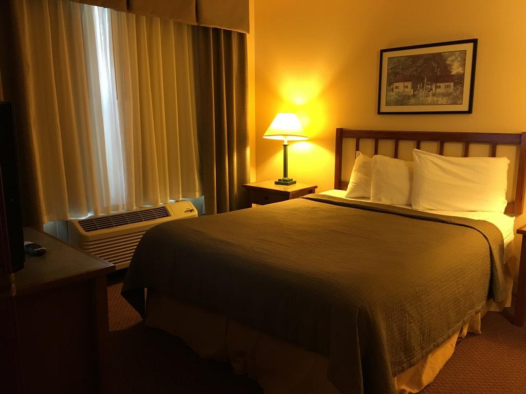 Norwood Inn And Suites Chaska Eksteriør bilde