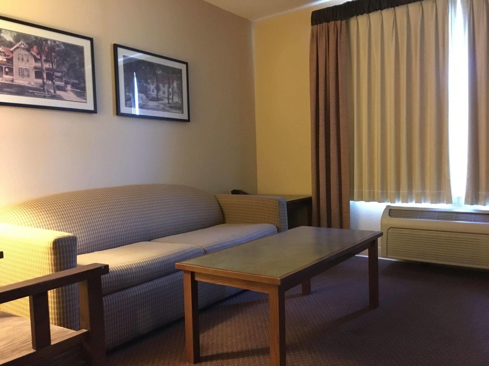 Norwood Inn And Suites Chaska Eksteriør bilde