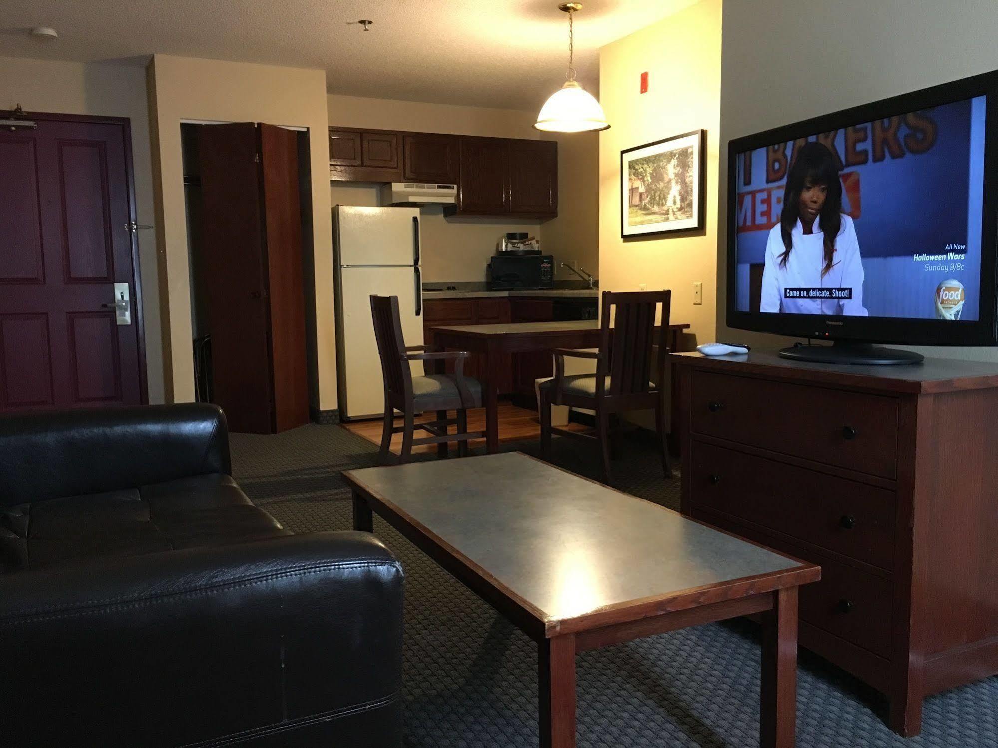 Norwood Inn And Suites Chaska Eksteriør bilde