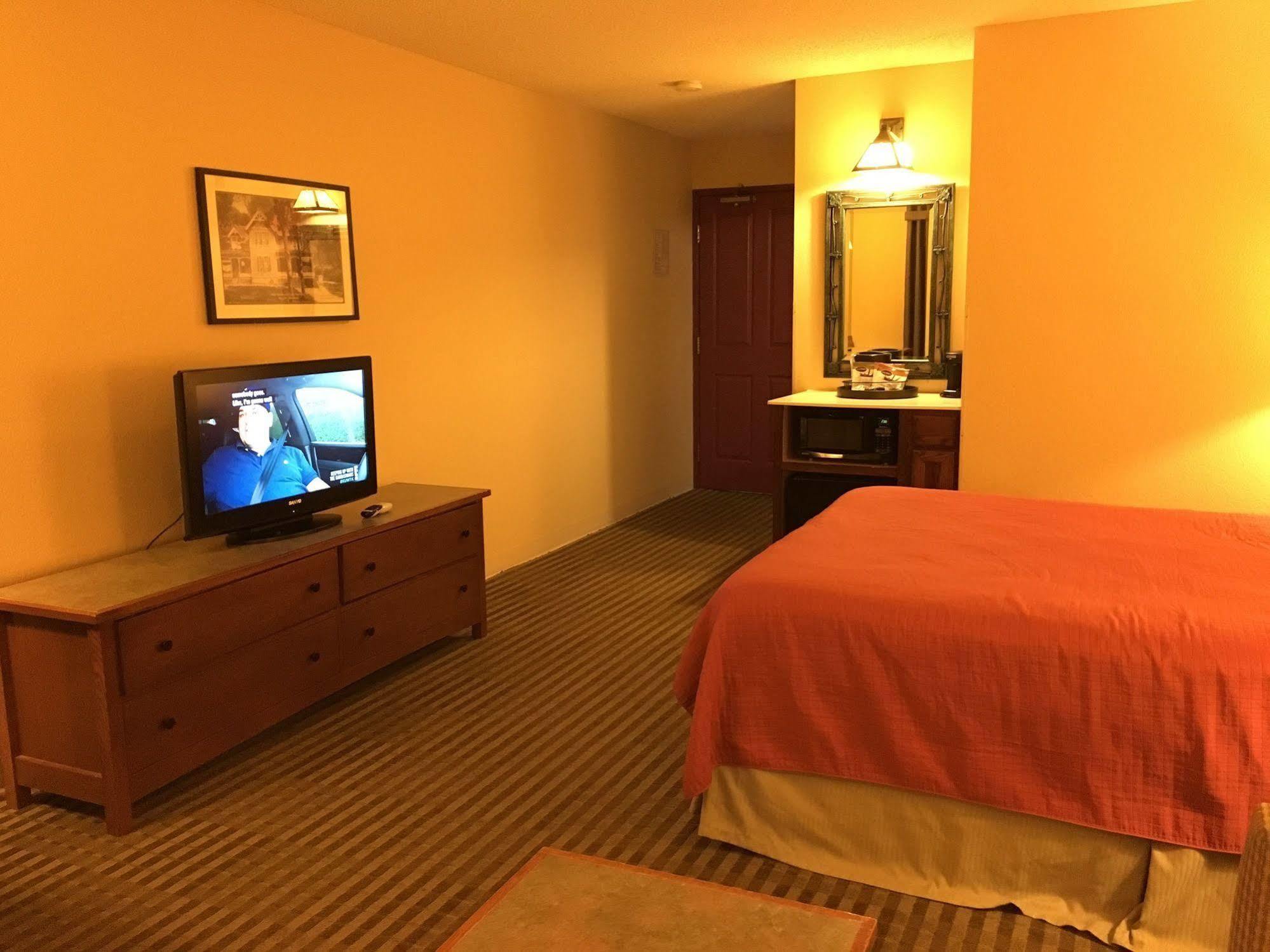 Norwood Inn And Suites Chaska Eksteriør bilde